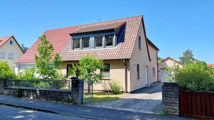 christian-fexer-immobilien-kitzingen_einfamilienhaus_in_kitzingen_zu_verkaufen_ansicht-gebaeudevorderseite