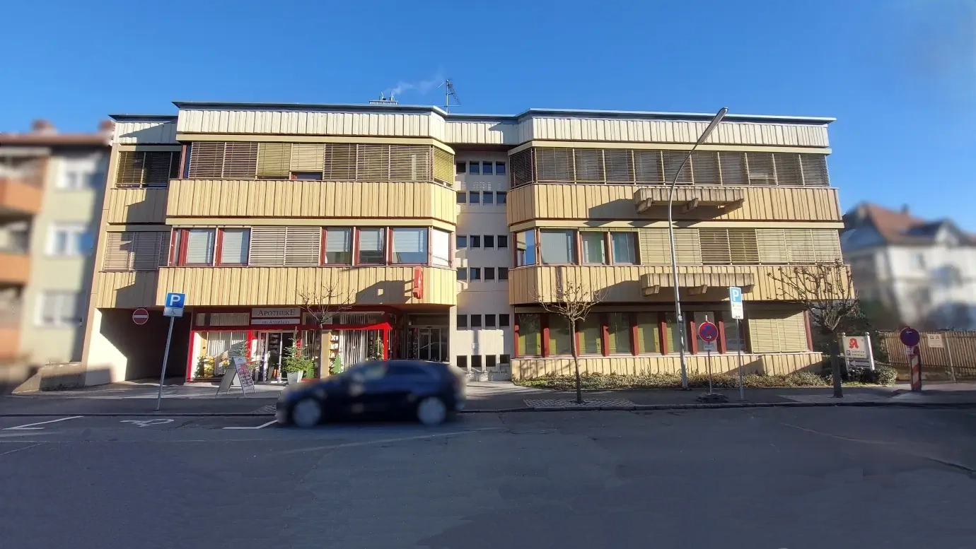 christian-fexer-immobilien-kitzingen_praxisräume_in_kitzingen_zu_verkaufen_ansicht-gebäudevorderseite-1 christian-fexer-immobilien-kitzingen_praxisräume_in_kitzingen_zu_verkaufen_ansicht-gebäudevorderseite-1