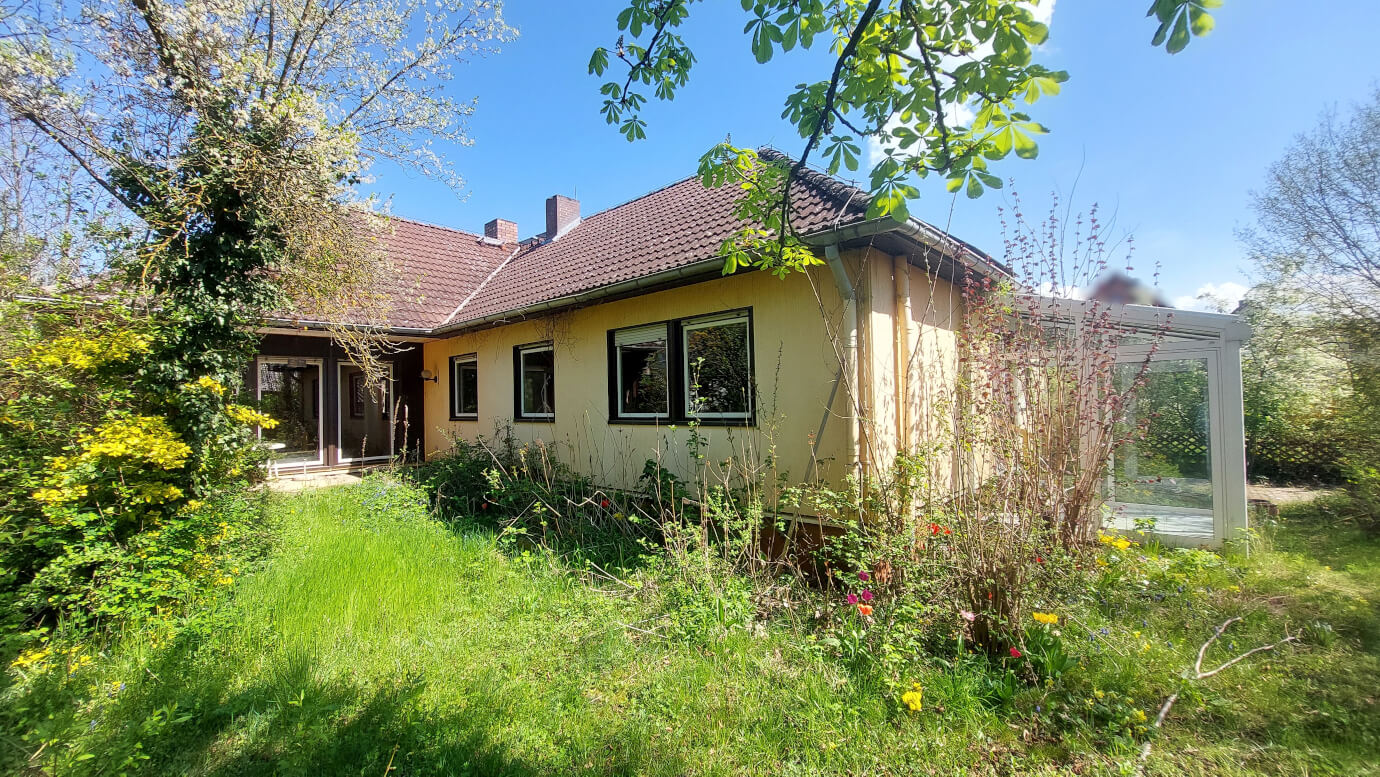christian-fexer-immobilien-kitzingen_wohnhaus _in_albertshofen_zu_verkaufen_ansicht-gebäuderückseite_2pk2d5u